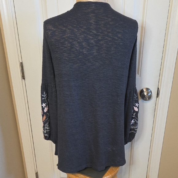 Embroidered Balloon Sleeve Open-front Gray Cardigan Sweater - Picture 2 of 6